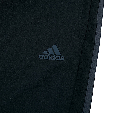adidas阿迪达斯新款男子科技三条纹系列梭织中裤AJ5521