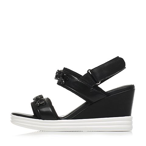 BASTO/百思图夏季专柜同款黑色羊皮休闲水钻坡跟女凉鞋TCW01BL7