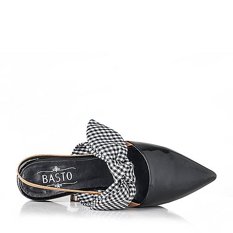 BASTO/百思图夏季黑色牛皮/格纹布蝴蝶结方跟后空女凉鞋SFA22BL7