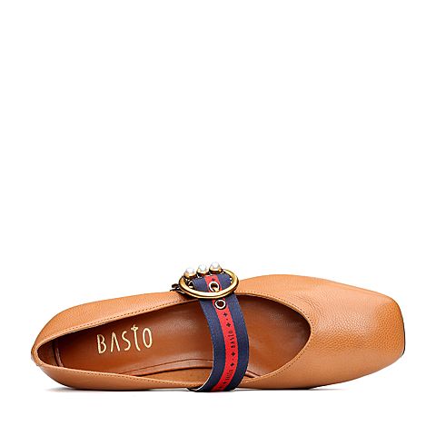 BASTO/百思图2018春季专柜同款棕色牛皮珍珠小V口方头复古女皮鞋RBG25AQ8
