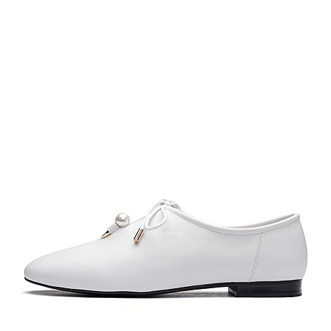 BASTO/百思图2018春季专柜同款白色软面牛皮珍珠系带简约女单鞋YPJ02AM8