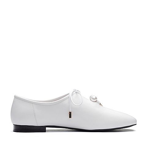 BASTO/百思图2018春季专柜同款白色软面牛皮珍珠系带简约女单鞋YPJ02AM8