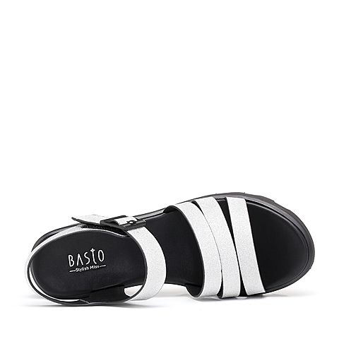 BASTO/百思图2018夏季专柜同款银色人造革简约纯色坡跟女凉鞋DB537BL8