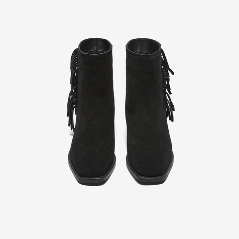 百思图2024冬季新款简约时髦通勤时装靴粗跟方头女中靴W2295DZ4