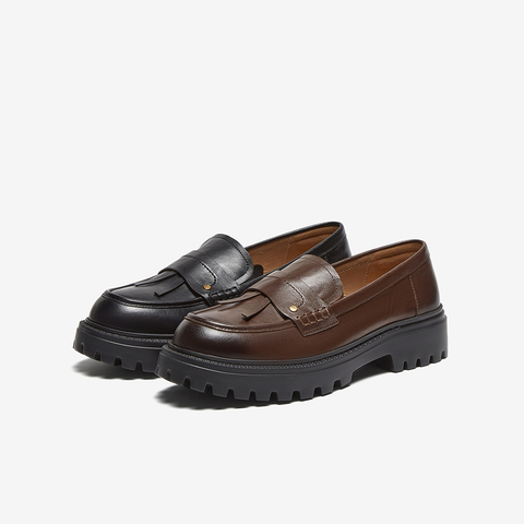 百思图2025春季新款时尚简约英伦学院风乐福鞋粗跟女单鞋WHY55AA5