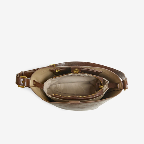 百思图2025春季新款商场同款简约大容量水桶包单肩包女X3667AX5