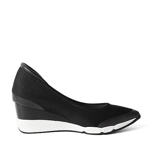millie's/妙丽专柜同款黑色弹力布时尚坡跟女单鞋LB901AQ6