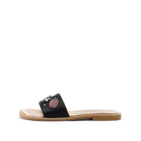 思加图2018年夏季专柜同款黑色布面水钻装饰女凉拖鞋9N604BT8