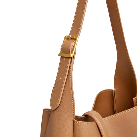 Tata/他她2023秋商场同款时尚通勤百搭简约水桶包新款X3112CX3