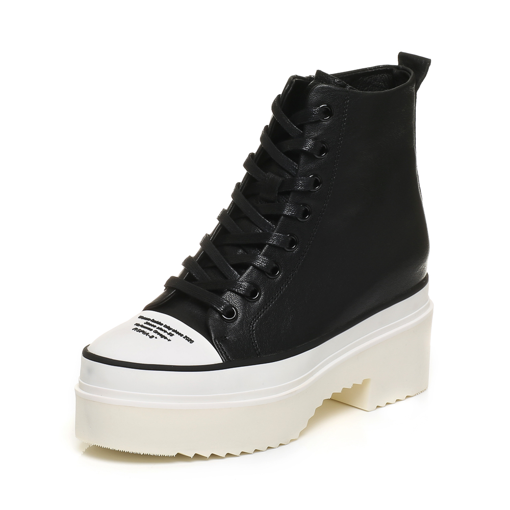 Teenmix/天美意冬专柜同款黑/白色牛皮个性字母时尚休闲女短靴AO252DD6