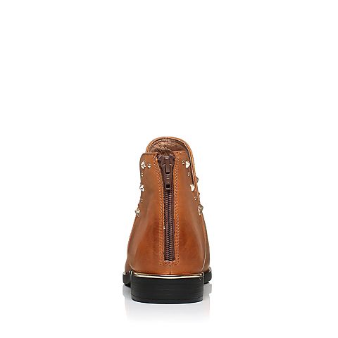 Teenmix/天美意冬专柜同款棕色牛皮时尚铆钉方跟女短靴CBQ44DD7