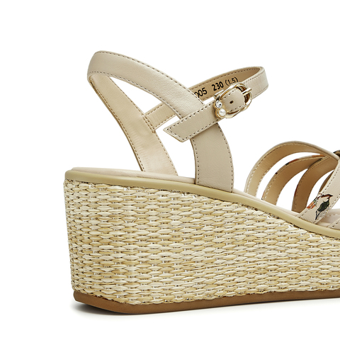 天美意2023夏新款商场同款坡跟文艺编织花朵一字带女凉鞋COO05BL3