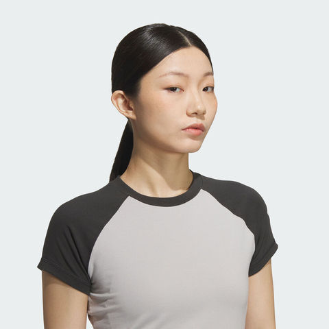 adidas阿迪达斯2025女子FUSTL W TEE SS2针织无领短TKC3769