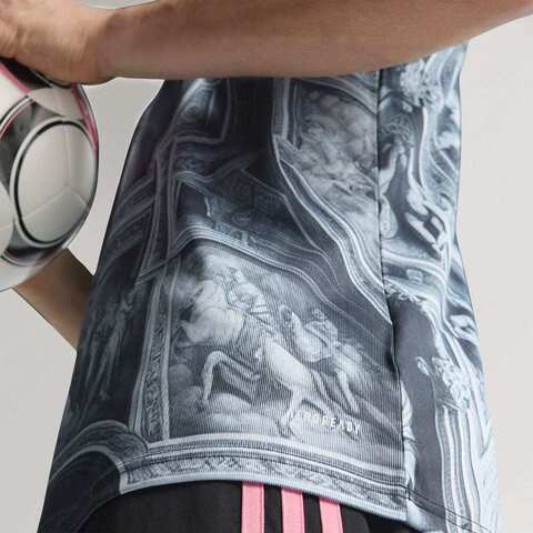 adidas阿迪达斯2025男子JUVE PRESHI针织无领短TKA6785