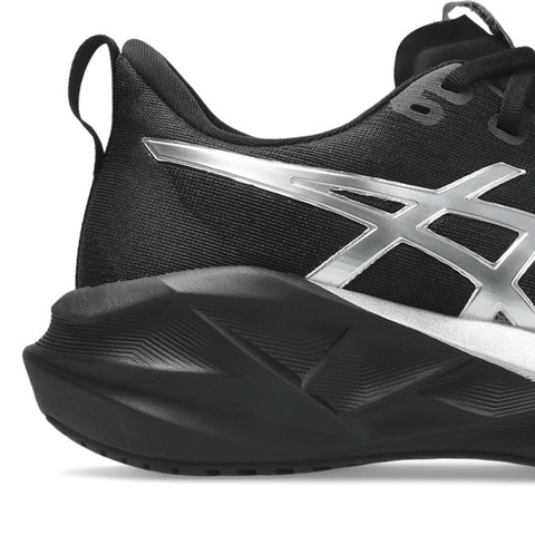 Asics亚瑟士2026男子NOVABLAST 5 PLATINUMBLAST1011C193-001