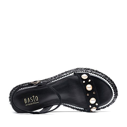 BASTO/百思图2018夏季专柜同款黑色羊绒皮革珍珠一字带坡跟女凉鞋TCN08BL8