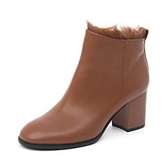 BASTO/百思图2018冬季专柜同款棕色牛皮革/羊毛皮粗跟女皮靴短靴AX871DD8