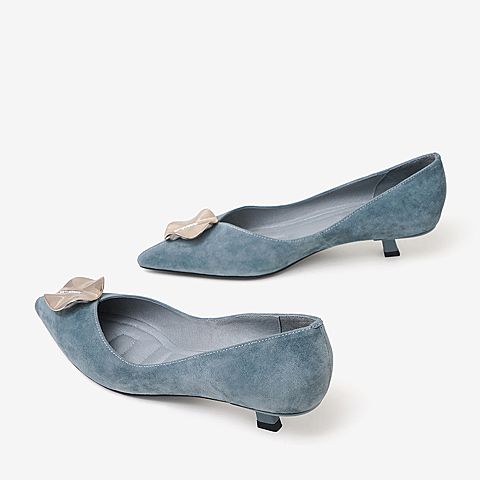 百思图2020春季新款蓝色羊皮革浅口尖头性感猫跟女单鞋A6791AQ0
