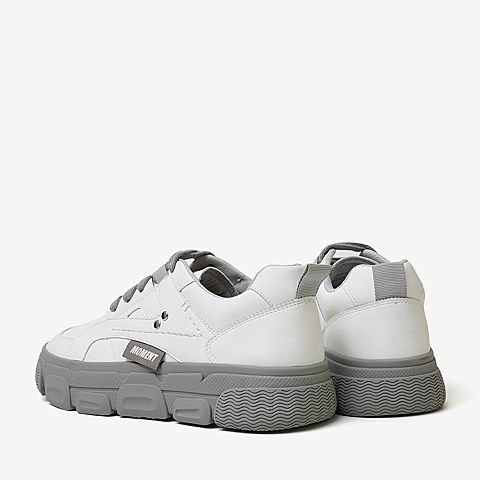 百思图2020春季新款商场同款系带厚底潮酷板鞋女老爹鞋ZTF01AM0