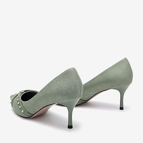 百思图2020春季新款尖头浅口性感复古铆钉通勤女细高跟鞋MA06AAQ0