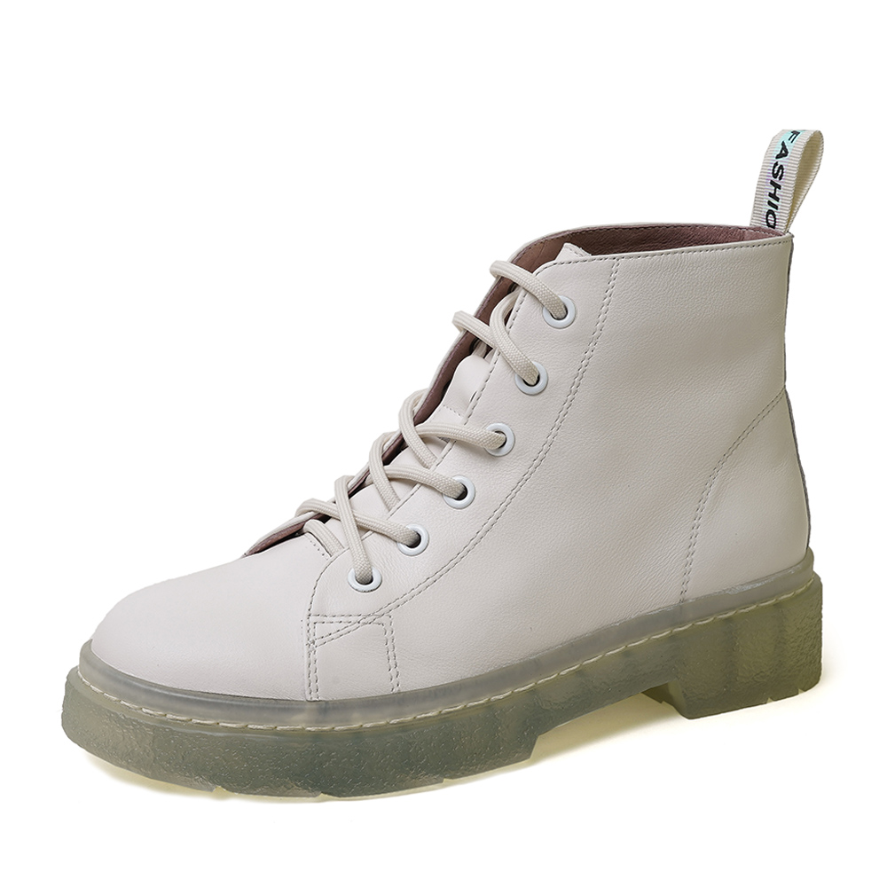 百思图2020春季新款浅白牛皮系带方跟潮酷街头风女马丁靴A7201AM0