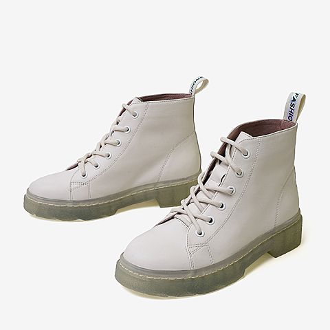 百思图2020春季新款浅白牛皮系带方跟潮酷街头风女马丁靴A7201AM0