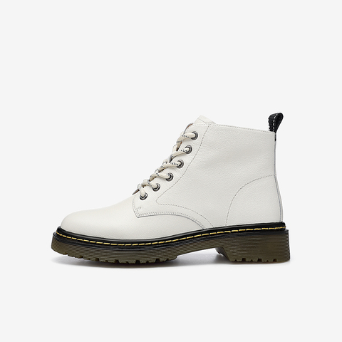 百思图2020冬季新款商场同款时尚圆头系带女马丁短皮靴ED712DD0