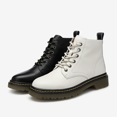 百思图2020冬季新款商场同款时尚圆头系带女马丁短皮靴ED712DD0