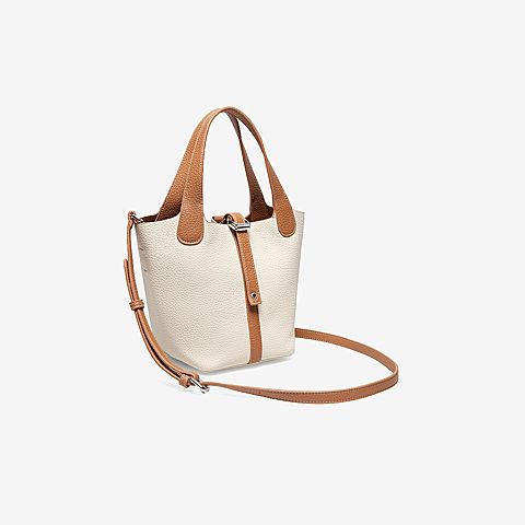 百思图2021春季新款超火质感菜篮子手提单肩斜挎水桶包女X2257AX1