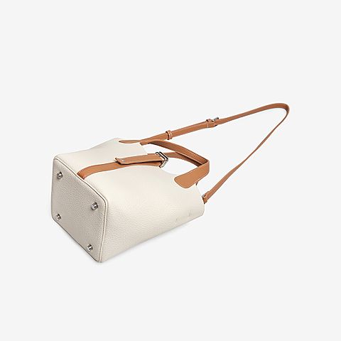 百思图2021春季新款超火质感菜篮子手提单肩斜挎水桶包女X2257AX1