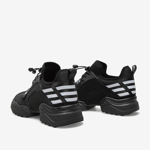 百思图2021春新款商场同款ins潮字母logo松紧带女休闲鞋A6053AM1