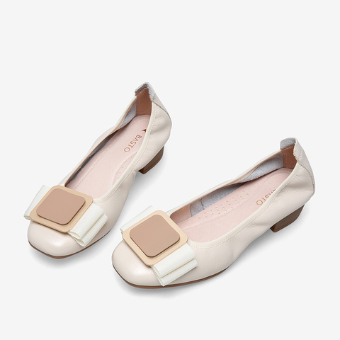 百思图2021春季新款商场同款气质金属扣粗跟浅口女单鞋WFH02AQ1