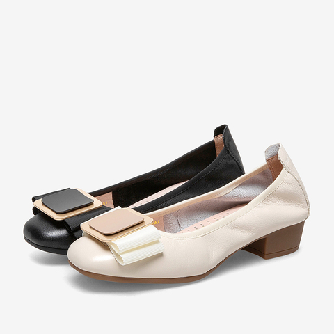 百思图2021春季新款商场同款气质金属扣粗跟浅口女单鞋WFH02AQ1