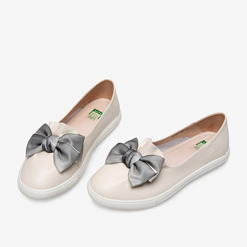 百思图2021春季新款商场同款时尚蝴蝶结圆头浅口女单鞋WDH05AQ1