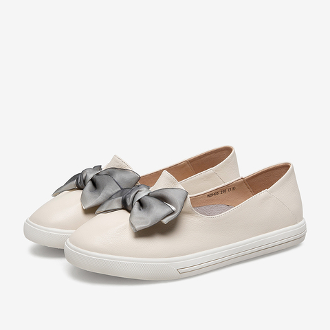 百思图2021春季新款商场同款时尚蝴蝶结圆头浅口女单鞋WDH05AQ1