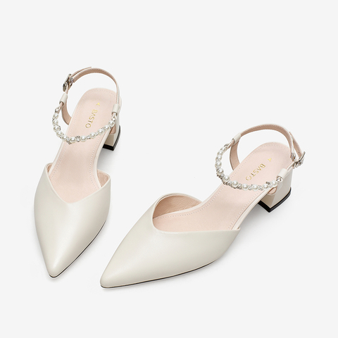 百思图2021夏季新款简约优雅气质珍珠饰粗跟尖头凉鞋女A2210BH1