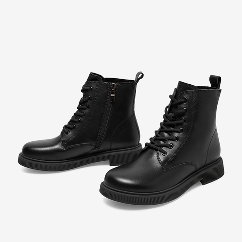 百思图2021冬季新款商场同款黑色英伦风粗跟马丁靴女短靴CD201DD1