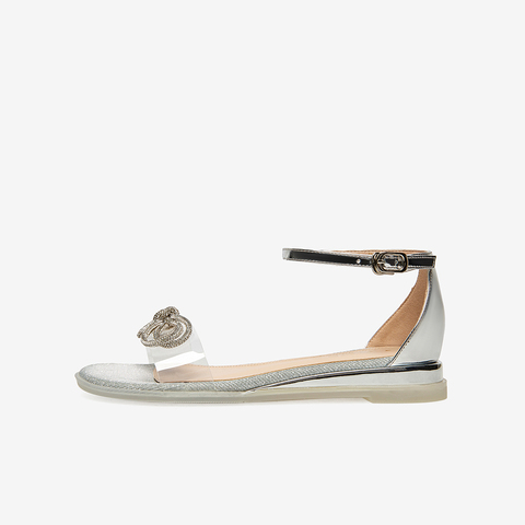 百思图2021夏季新款商场同款时尚一字带蝴蝶结女凉鞋RWZ20BL1