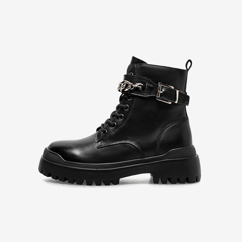 百思图2021冬季新款英伦风金属饰带圆头粗跟马丁靴女短靴FD500DD1