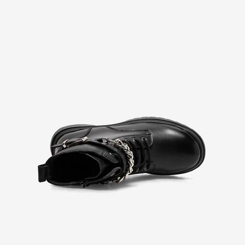 百思图2021冬季新款英伦风金属饰带圆头粗跟马丁靴女短靴FD500DD1