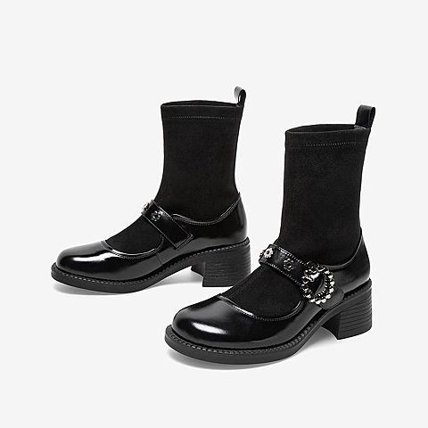 百思图2021冬季新款潮流简约舒适圆头方跟袜靴女短靴WUW01DD1