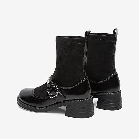 百思图2021冬季新款潮流简约舒适圆头方跟袜靴女短靴WUW01DD1