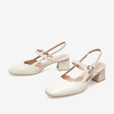百思图2022夏季新款商场同款时尚甜美仙女风一字带女凉鞋RM518BH2