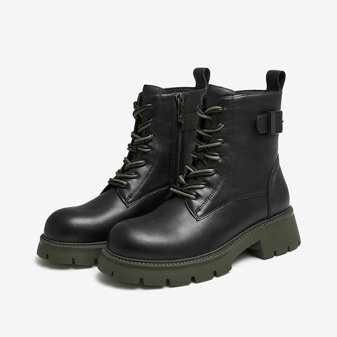 百思图2022冬季新款商场同款时尚潮酷机车马丁靴女短靴TD052DD2