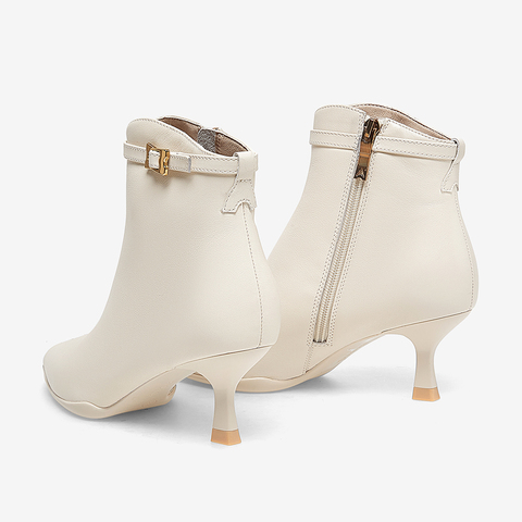 百思图2022冬季新款商场同款时尚优雅尖头时装靴女短靴RRJ50DD2