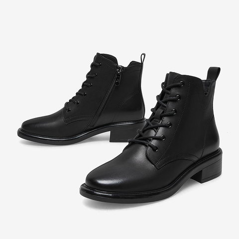 百思图2022冬季新款商场同款时尚潮流粗跟马丁靴女短靴TPS41DD2