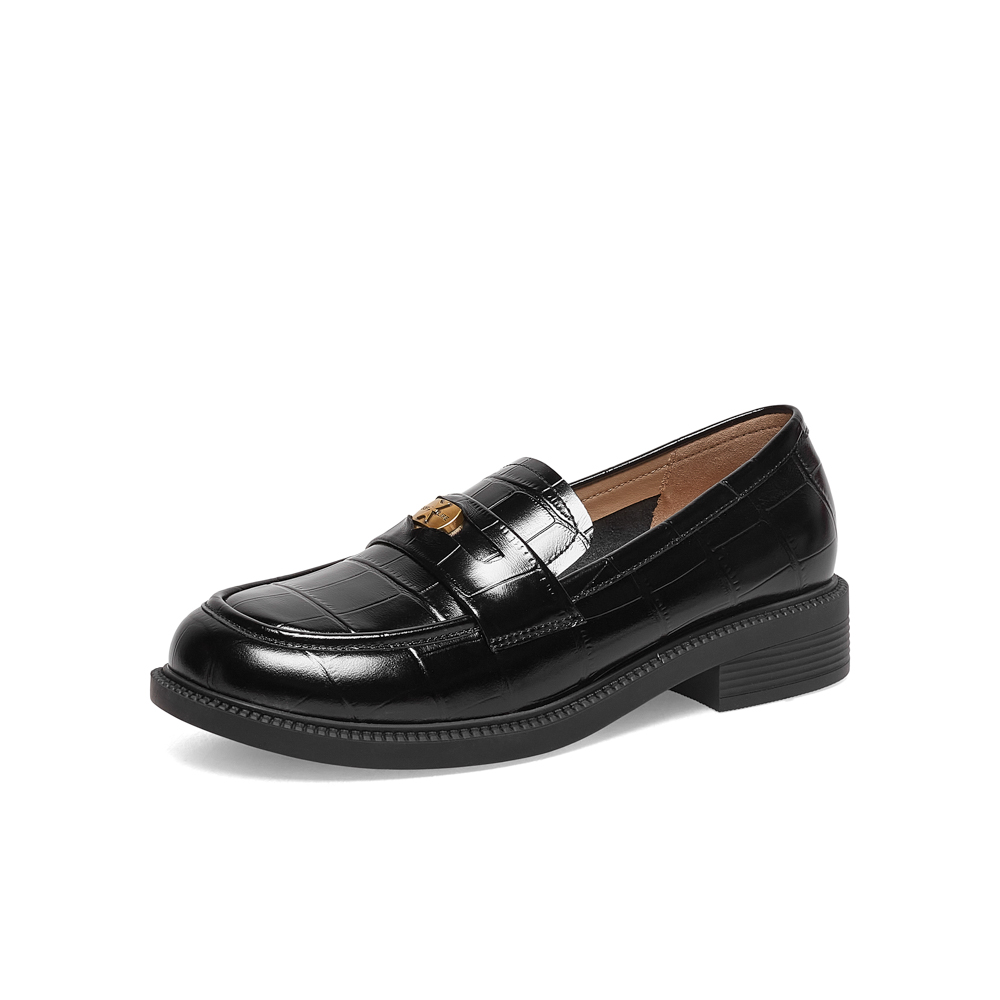 百思图2023春季新款商场同款时尚潮流通勤乐福鞋女单鞋WHX32AA3