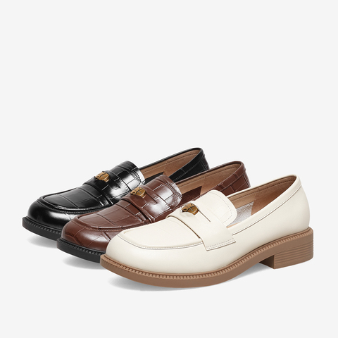 百思图2023春季新款商场同款时尚潮流通勤乐福鞋女单鞋WHX32AA3