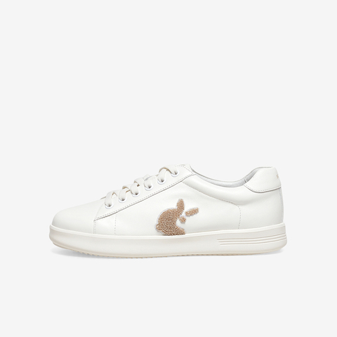 百思图2023春季新款商场同款时尚潮流小白鞋板鞋女休闲鞋WNN40AM3