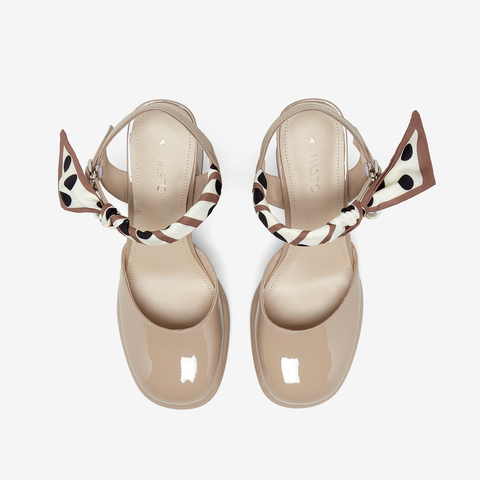 百思图2023夏季新款时尚绑带珍珠饰粗高跟女凉鞋MB111BH3